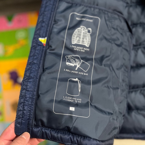 NWT - Tommy Hilfiger Adult Packable Lightweight Quilted Jacket - Men M/Women L - Picture 10 of 13